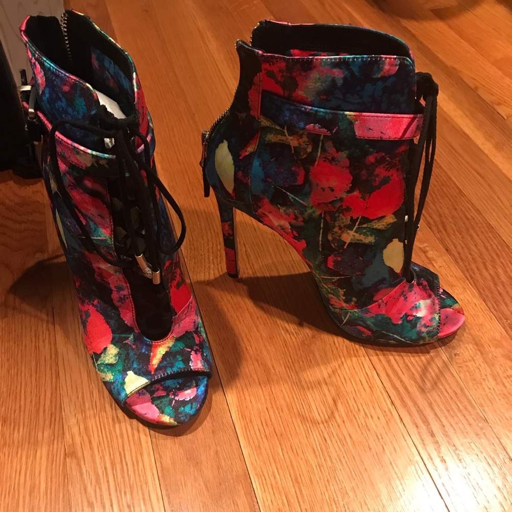 BRIAN ATWOOD FLORAL HEELS. NEVER WORN! Brand new